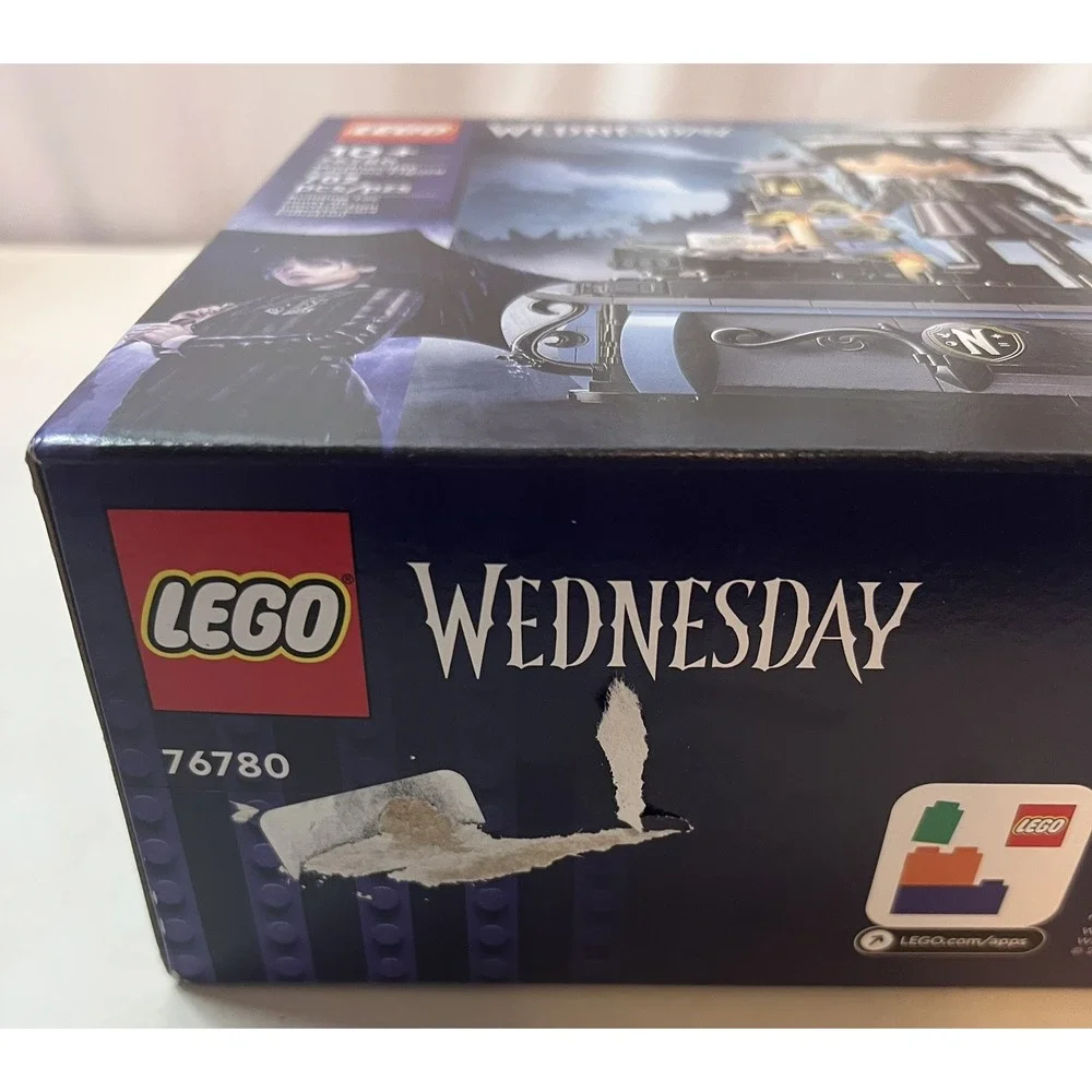 LEGO Wednesday Addams Figure Set 702pcs 76780 Building Toy 10+ New Adams
